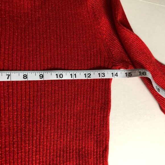 Lane Byrant Red sparkly sweeter with Small silver button on the shoulders 14/16 - Picture 4 of 7